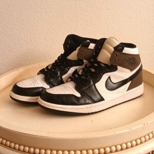 Woman's air Jordan 1